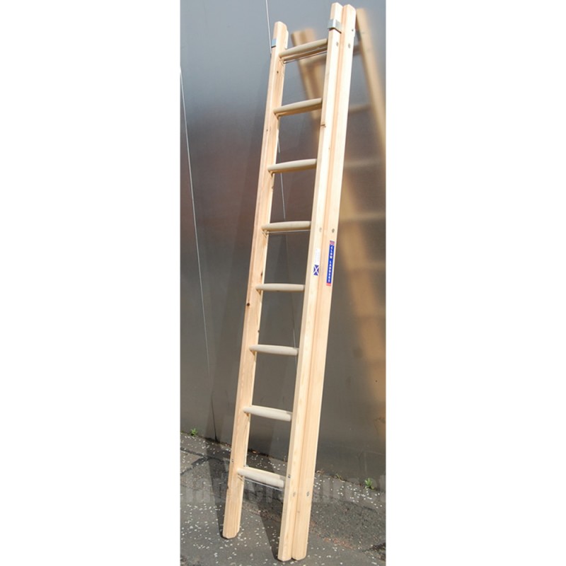 Clow Light Trade Timber Extension Ladder to EN131
